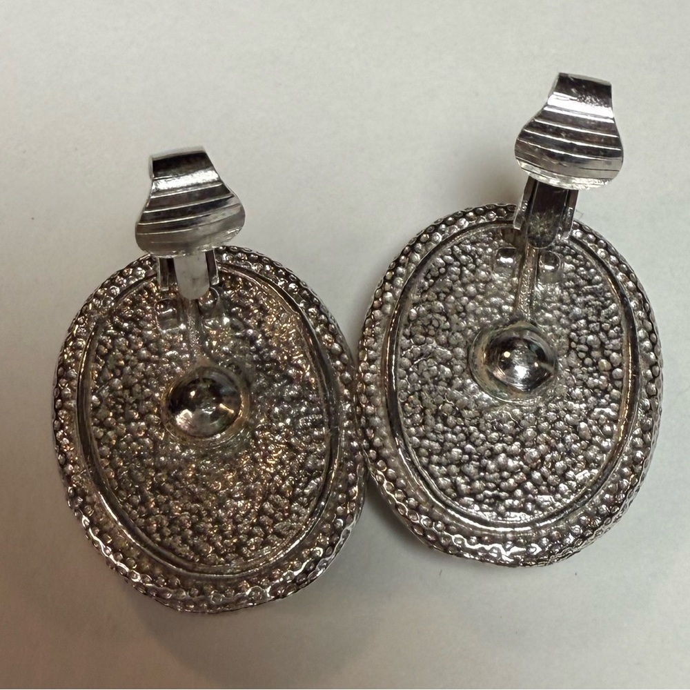 Vintage 60’s Emmons Silver Tone Blue Lucite Cabochon Clip-On Earrings - Picture 7 of 11